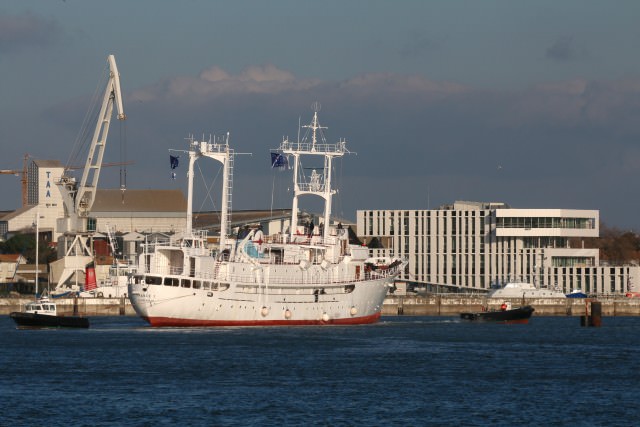 Sortie du France 1 pour un nettoyage de primtemps a la Pallice.