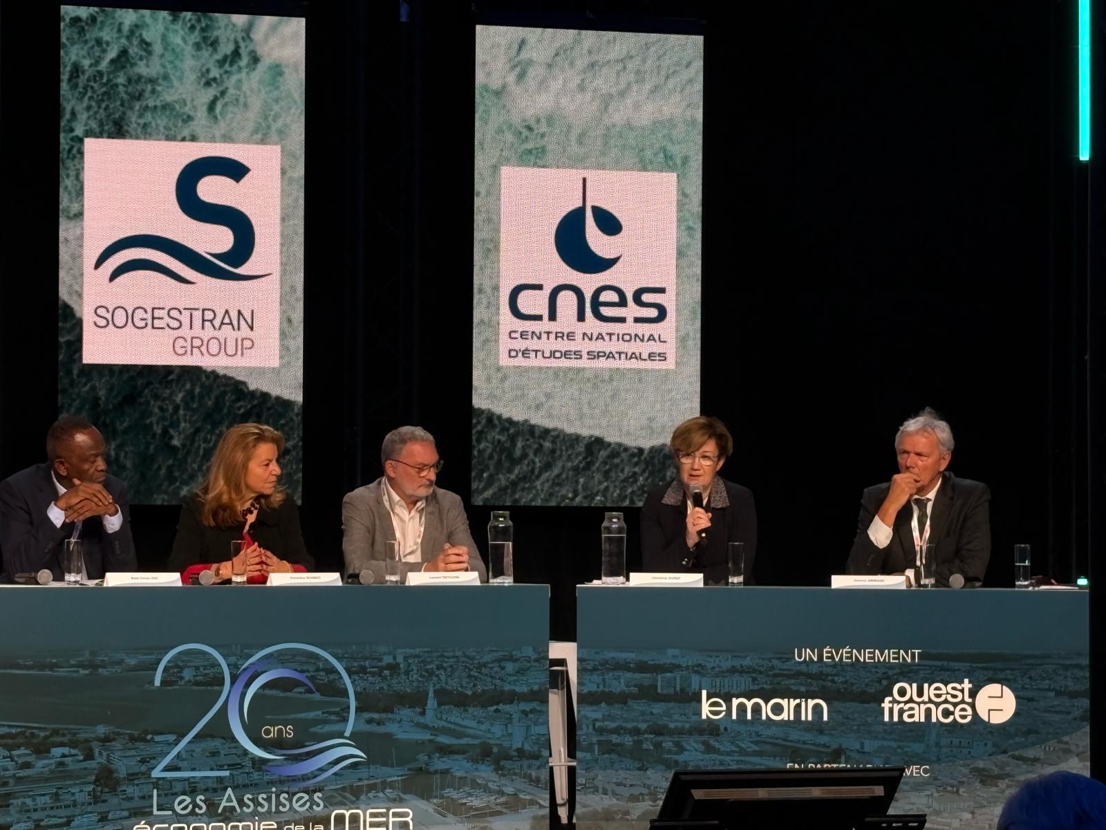 Francis Grimaud intervention Assises économie de la mer 2025Table ronde transition écologique portuaire La RochelleUnion Maritime et Portuaire de France stand exposants Assises mer